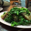 แขนงผัดหมูกรอบ