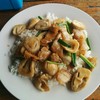 ผัดเห็ดหมูกรอบ