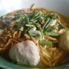ข้าวซอย​ลูกชิ้น​