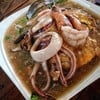 ก๋วยเตี๋ยวเส้นใหญ่ราดหน้ากุ้ง ปลาหมึก