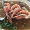 ก๋วยเตี๋ยวเส้นใหญ่ราดหน้ากุ้ง