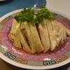 เริ่มด้วยเมนูออร์เดิฟ ไก่แช่เหล้า เย็นๆ กินแก้หิว จานนี้นับว่าเด็ด