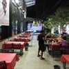 ด้านนอก พร้อมดนตรีสด