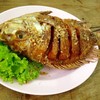 เนื้อปลาสด กรอบนอกนุ่มใน บ่งบอกถึงสกิลในการเลือกและทอดปลาที่ดีมาก