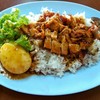 ข้าวหมูกรอบหมูแดง จานใหญ่ ปริมาณสมราคาดี