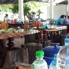 โต๊ะสวย คนเยอะ