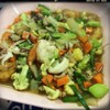 ผัดผักรวม กุ้งหมึกหมู (80฿)