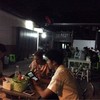 โต๊ะนั่งในร้าน