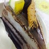 เค้กฟรี (เจ้าของใจดี เปิดร้านใหม่) อร่อยดีนะ :D