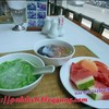 จบอาหารคาวตามด้วยของหวานและผลไม้