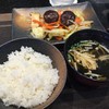 ข้าวพร้อมเครื่องเคียงในเซทเนื้อสันนอกนิวซีแลนด์ 