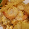 ผัดไทยกุ้งสดเกี๊ยวกรอบ