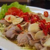 หมูมะนาวสุดจี๊ด สีสันสุดจ๊าดต้นตำหรับ24ok food&bistro