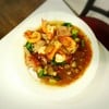 ราดหน้าไฟแดงหมูนุ่ม กุ้งแม่น้ำ ... อร่อยที่สุดในโลก น้ำตาจิไหล