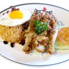 ข้าวผัดซอสเกาหลีทานคู่กับไก่กรอบเอกลักษณ์สำหรับทูทูและไข่ดาว  อิ่มจริง อิ่มจัง