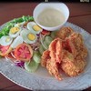 สลัดกุ้งทอด (150฿)
