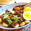 เนื้อหมูสามชั้นตุ๋นจนน้ำแห้งเหือดเข้าไปในเนื้อ เป็นอาหารสไตล์ภูเก็ตแท้ๆ