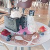 strawberry pocky sauce in chacoal toast with vanila ive cream เข้ากันอย่างลงตัว