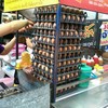 ไข่ที่ร้านมีหลายแผงแสดงว่าขายดีจริง
