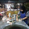 กำลังทำโรตีคาราบาวอย่างจริงจัง
