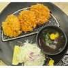 ชุดพิเศษของเขาเป็น หมูทอด 