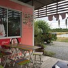 ร้านชมพูริมบ่อ