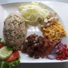 อาหารอร่อย บรรยากาศดีน่านั่ง  ร้านอยู่ตรงข้ามโรงเรียนบ้านใหม่หนองไทร เยื้อโลตัส