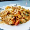 ปูนิ่มผัดผงกะหรี่ เห็นจานใหญ่แบบนี้ราคาไม่แรงแค่ 250 บาท แถมได้รสชาติเข้มข้นด้วย