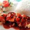 ข้าวไก่พันฮอทดอกทอดกรอบ ราดซอสพริกไทยอ่อน