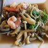 ผัดเห็ดสามอย่างกุ้งสด