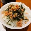 ข้าวอร่อยดีค่ะ โรยสาหร่าย ข้าวพองและปลาแซลมอนหน่อย