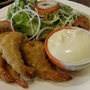 สลัดกุ้งทอด 120 ฿