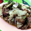 หมูย่างมาพอดี หั่นชิ้นหนาๆ !!