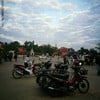 บริเวณลาดจอดรถ พระธาตุอยู่ฝั่งกระนู้น