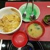 ข้าวชามใหญ่ ให้เยอะด้วย เสิร์ฟเป็นเซ็ท