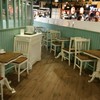 ร้านเล็กๆ นั่งสบาย