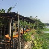 อีกมุมนึงของร้านที่นั่งชมแม่น้ำได้