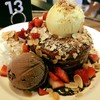 Nutella's World เพิ่ม Topping อัลมอล กับ สตอเบอรี่ค่ะ