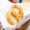 Cinnamon Sugar Pretzel | ชิ้นนี้รอ 40 นาที