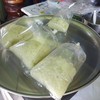 ข้าวเหนียวถุงใหญ่ครึ่งกิโล 75 บาท ถุงเล็ก 30 บาท
