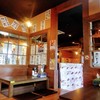 บรรยากาศภายในร้านเป็นแบบชิวๆ สไตล์ร้านอิซากายะ