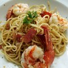 สปาเก็ตตี้กุ้งและเบค่อนผัดพริกเกลือ 280 บาท