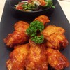 ไก่ทอด เสิร์ฟพร้อมสลัดผัก