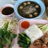 เส้นหมี่ลูกชิ้น 40 ฿