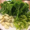 แนะนำให้เอากระเทียมกับพริกไปย่างด้วย