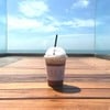ถ้าเดินไปหน้าหาด ก็มีบาร์กาแฟ ไว้อีกจุด ชื่อ ISEA แต่จะไม่หลากหลายเท่า