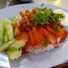 ได้เยอะ ข้าวมากกว่าเนื้อ น้ำราดทั่วไป หมูแดงทั่วไป