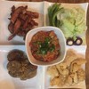 รสชาติดีทั้งน้ำพริก ไส้อั่ว หมูทอด (น้ำพริกเลือกได้)