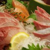 6 piece seasonal sashimi plate : มันจะหิวๆหน่อยนะจ๊ะ