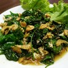 ใบเหมียงผัดไข่ใส่กุ้งเสียบ 120 บาท